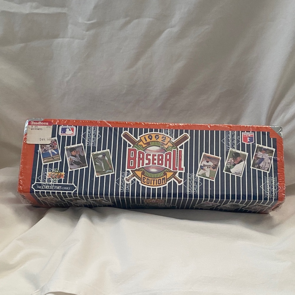 1992 Upper Deck Sealed Baseball Set (BIN 5)